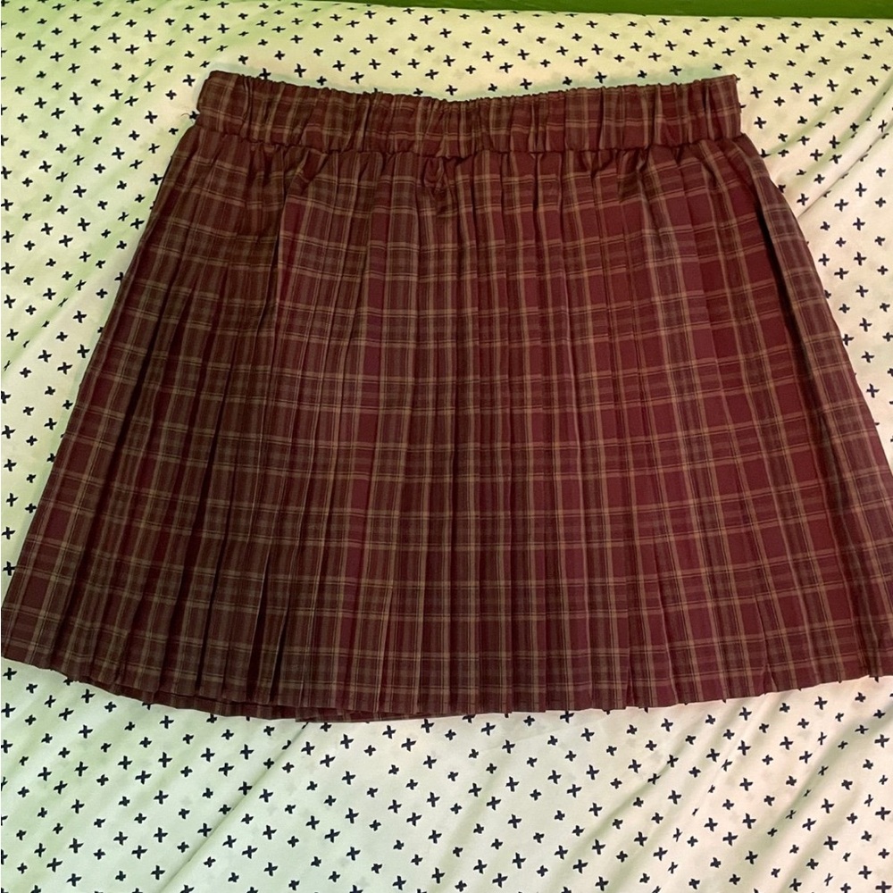 Brown plaid pleated skirt